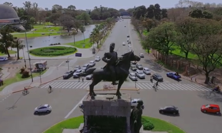 Cinco esculturas o monumentos para descubrir en los bosques de Palermo